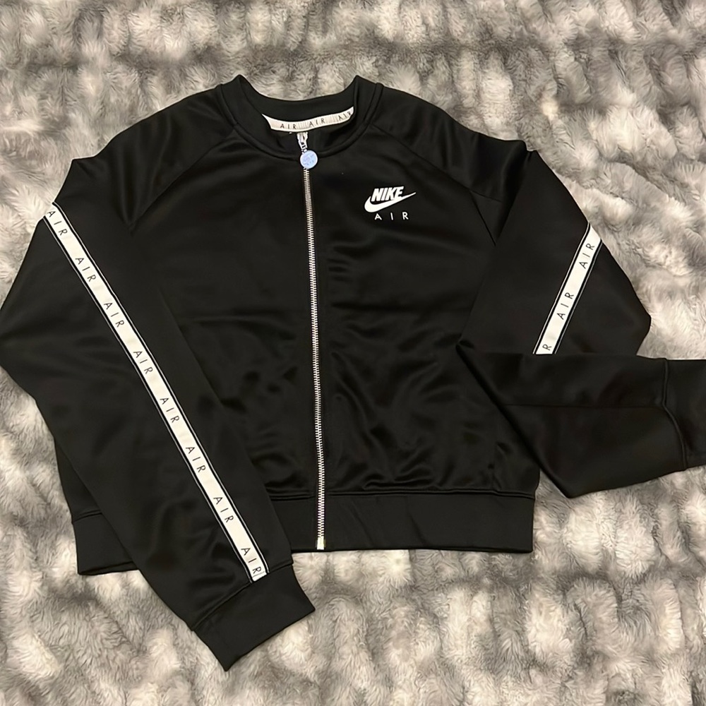 Nike air women’s long sleeve zip up